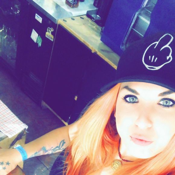 Meet your Posher, Vanessa - Picture 1 of 1